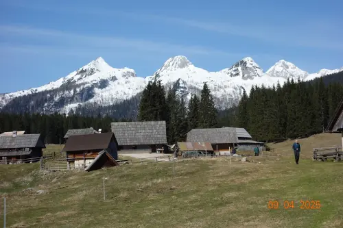 Gostitelja-nas-ze-cakata