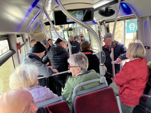 Poln-avtobus-nas-je-bilo