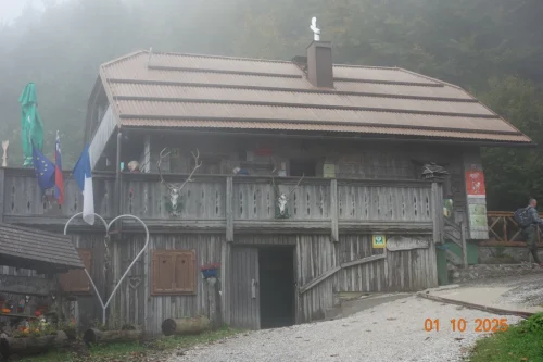 Prijazna-koca-a-v-megli