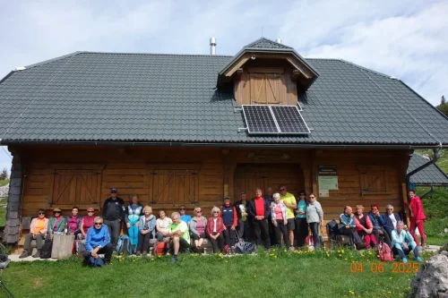 Skupinska-pri-koci-na-Svecici